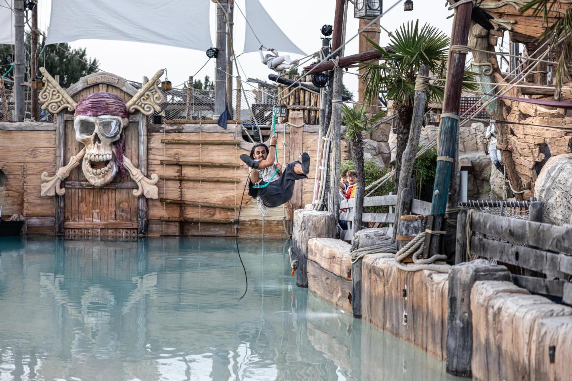 Hotel Pirates World Agde Exterior photo